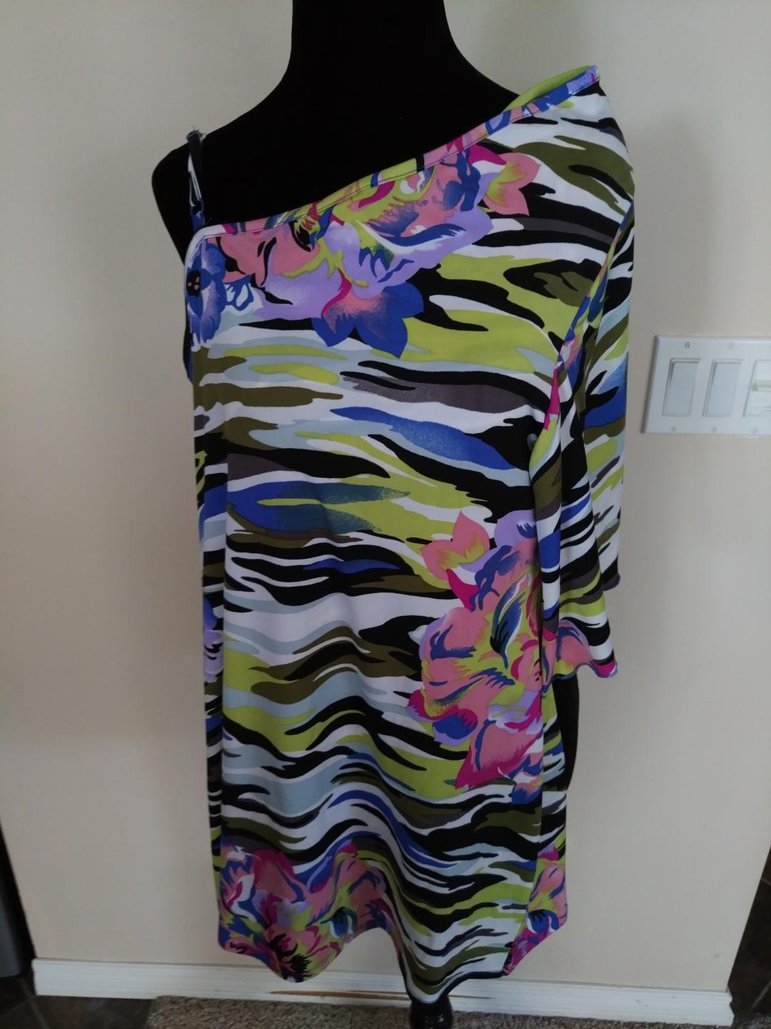 Ladies' Consignment 2017000010