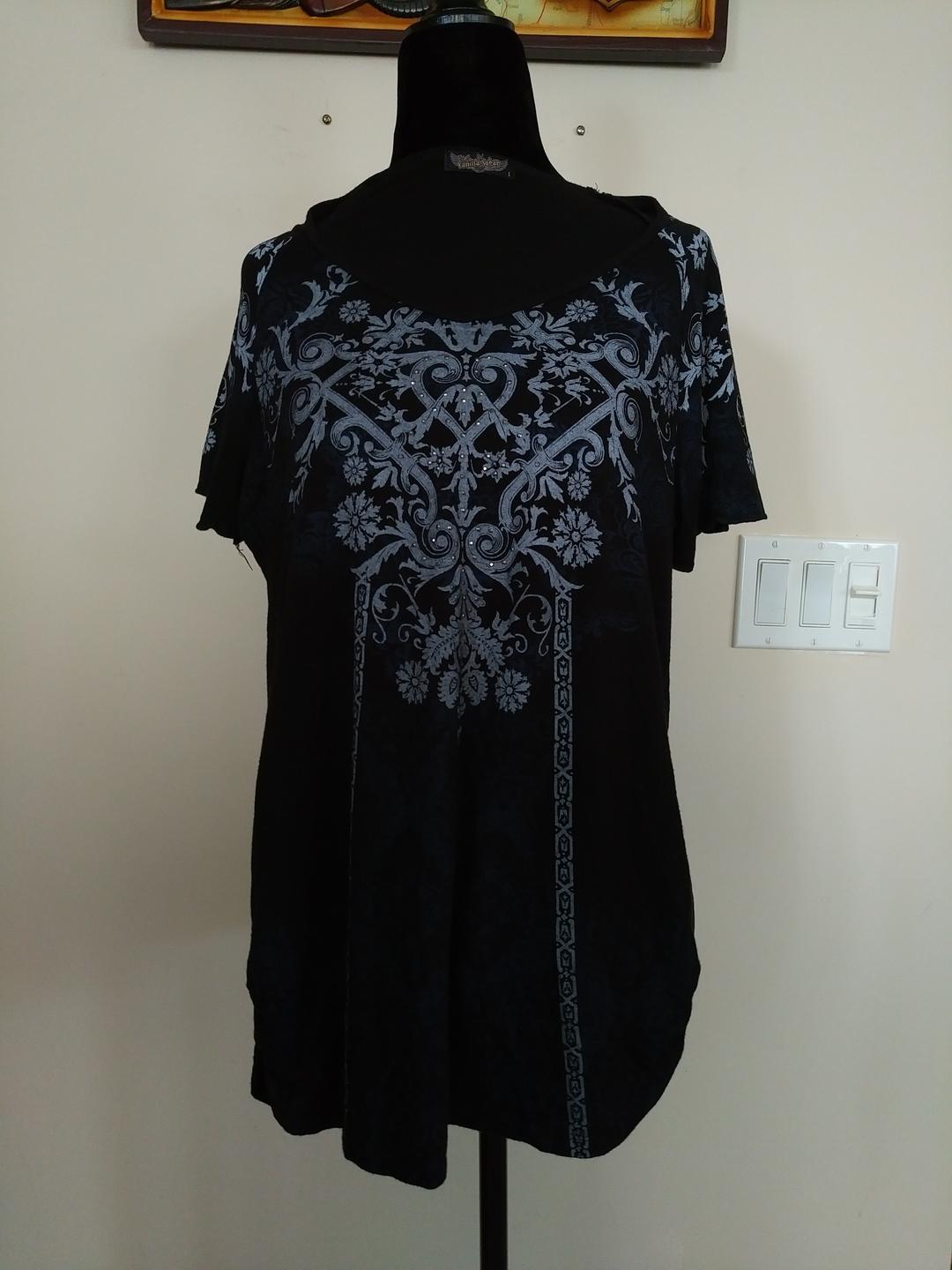 Ladies' Consignment 2017000023