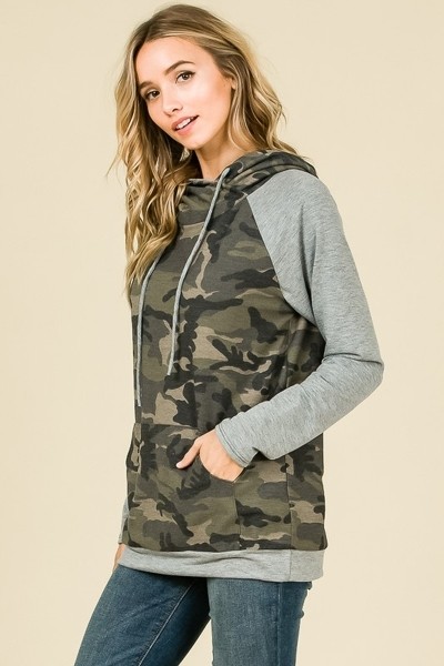 Squirrel.ly - Kangaroo Pocket Camo Hoodie